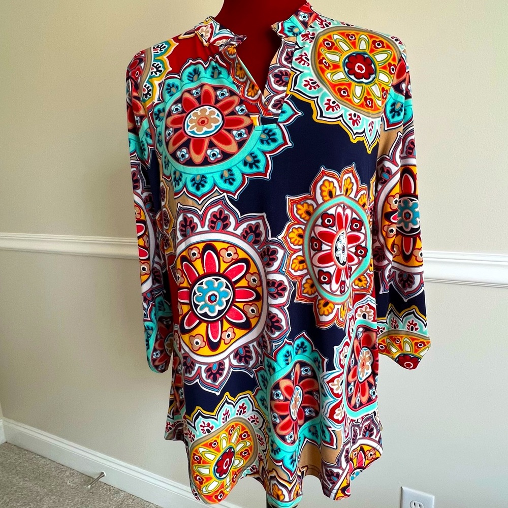 Zattcas split neck tunic with retro inspired print size L